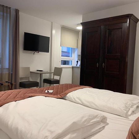 Boutique Hotel Rose บาเดน-บาเดน ภายนอก รูปภาพ
