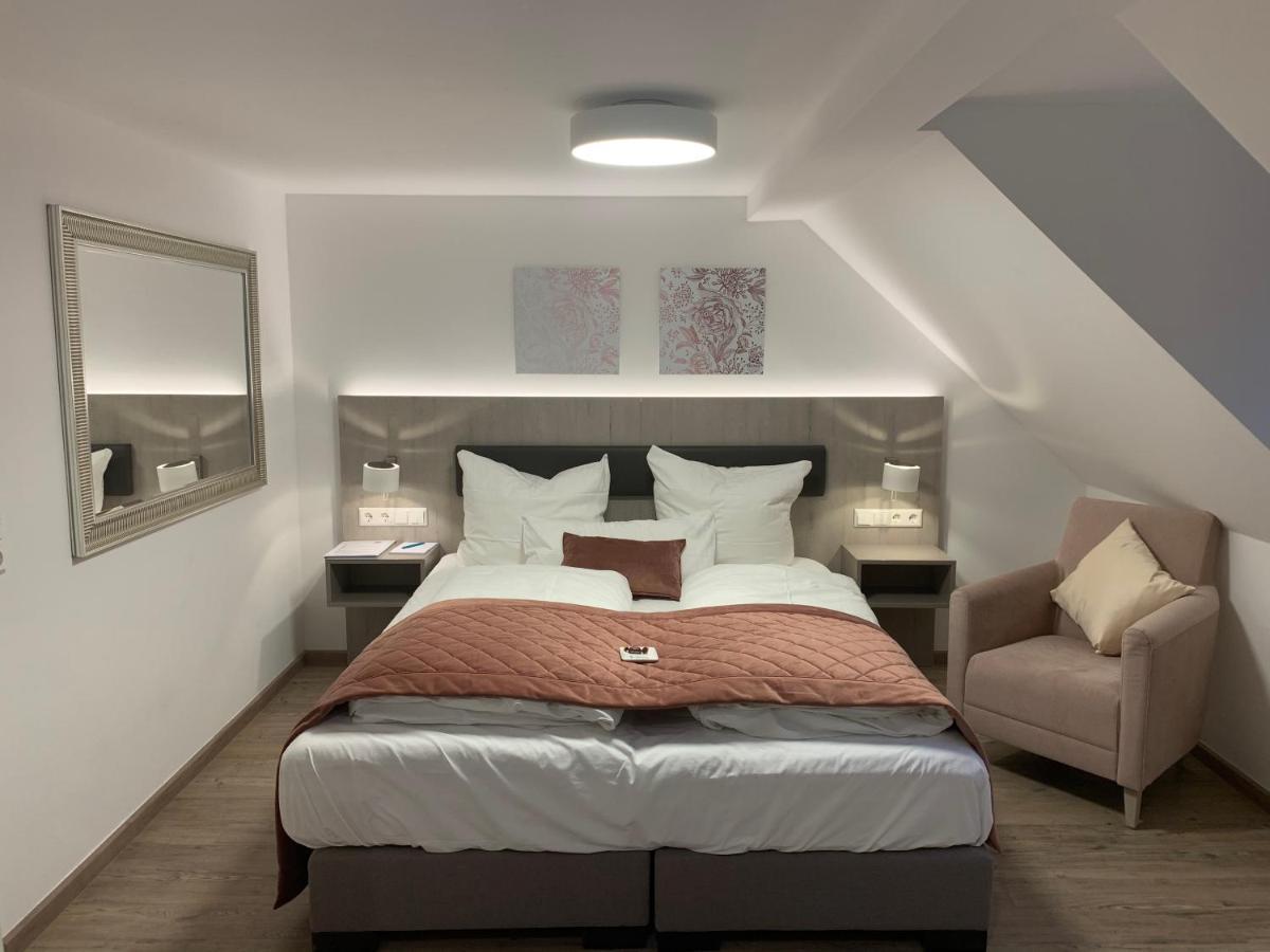 Boutique Hotel Rose บาเดน-บาเดน ภายนอก รูปภาพ