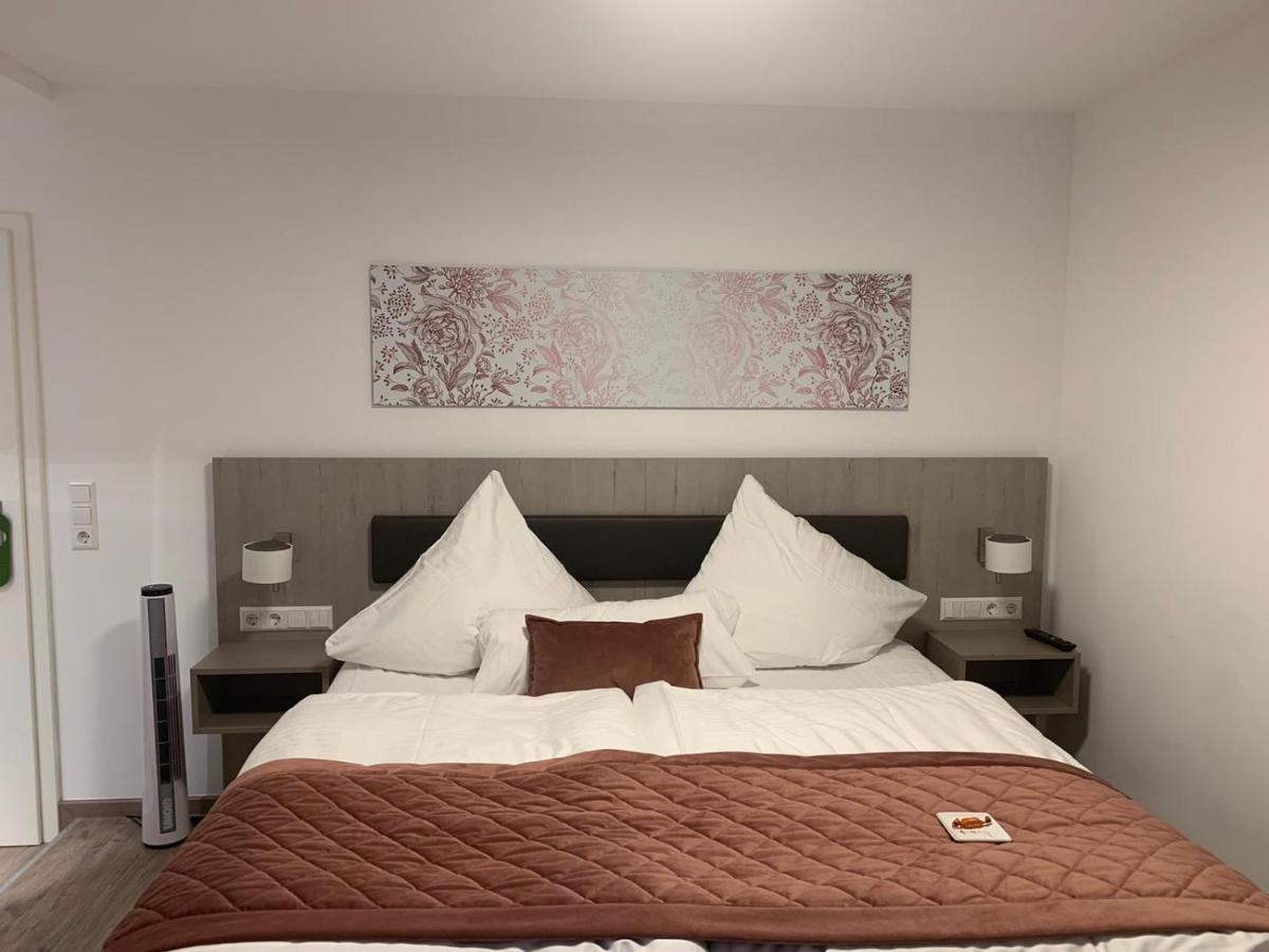 Boutique Hotel Rose บาเดน-บาเดน ภายนอก รูปภาพ