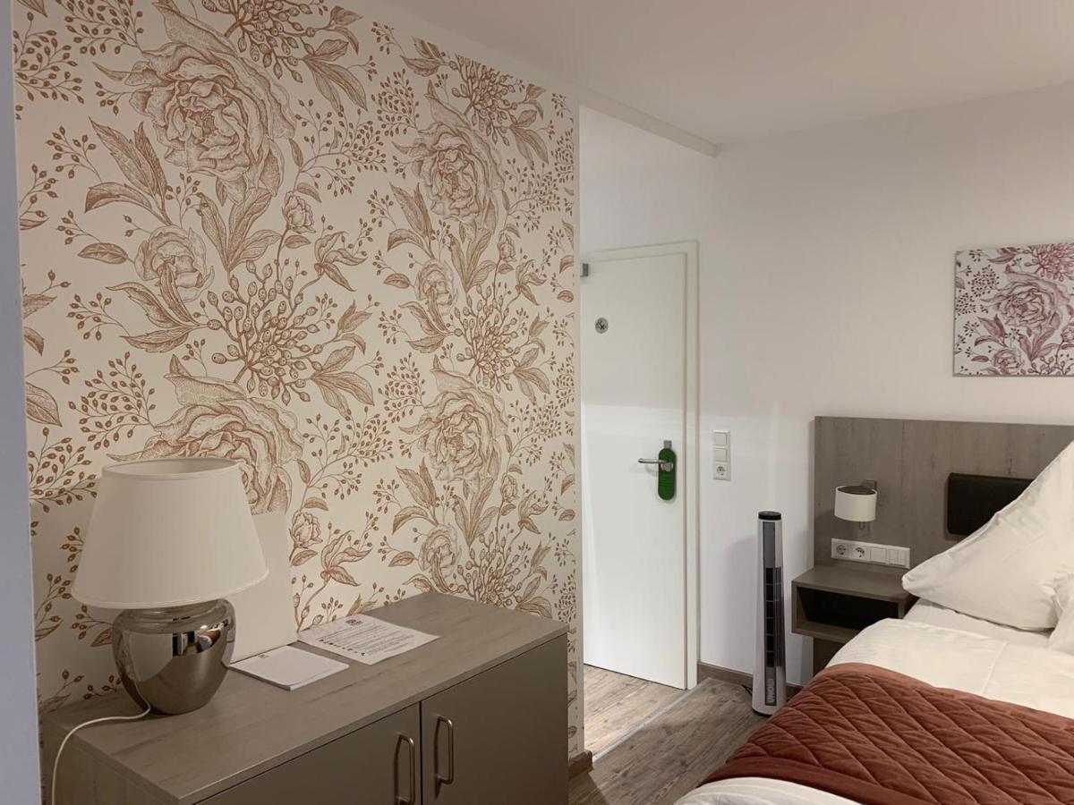 Boutique Hotel Rose บาเดน-บาเดน ภายนอก รูปภาพ