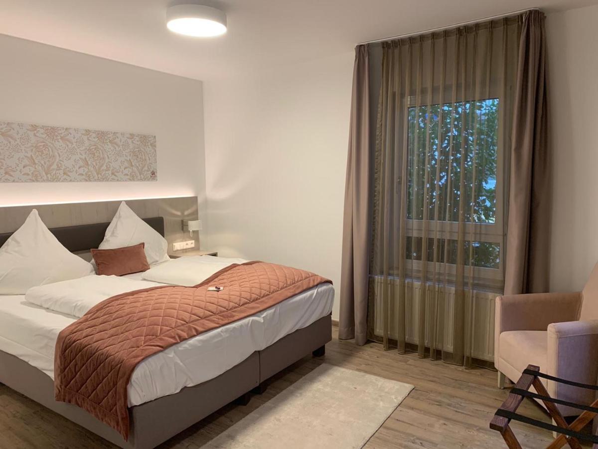 Boutique Hotel Rose บาเดน-บาเดน ภายนอก รูปภาพ