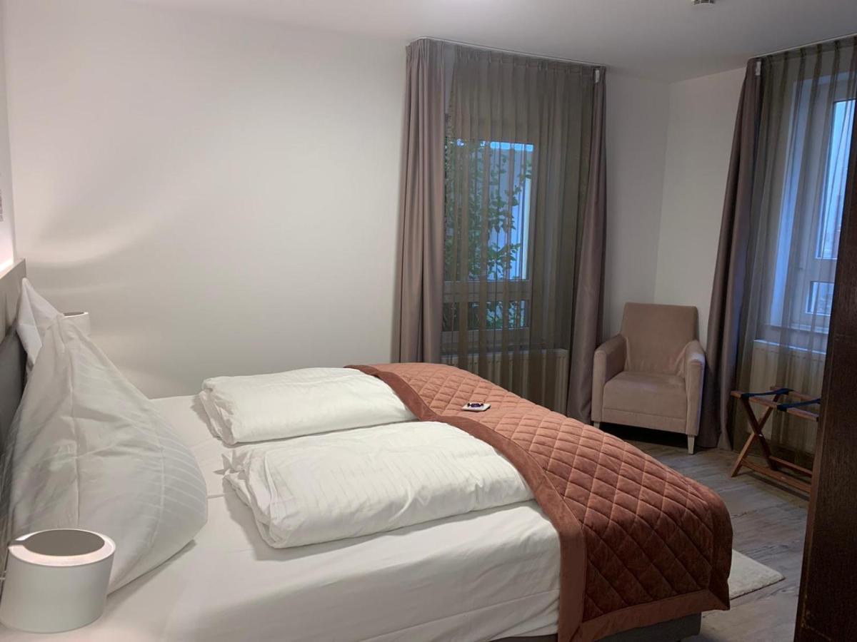 Boutique Hotel Rose บาเดน-บาเดน ภายนอก รูปภาพ