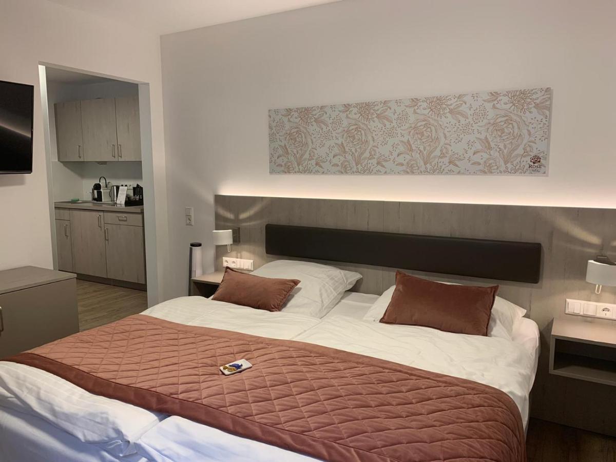 Boutique Hotel Rose บาเดน-บาเดน ภายนอก รูปภาพ