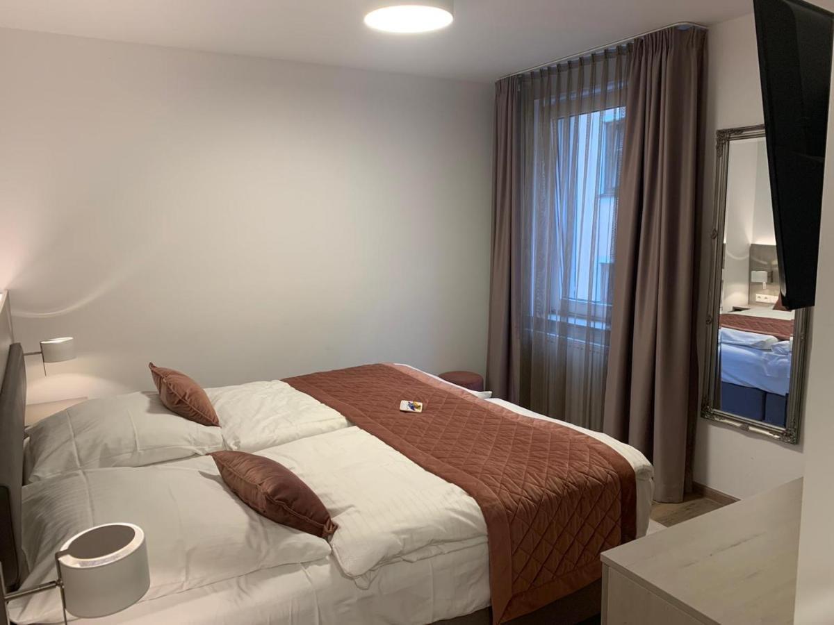 Boutique Hotel Rose บาเดน-บาเดน ภายนอก รูปภาพ