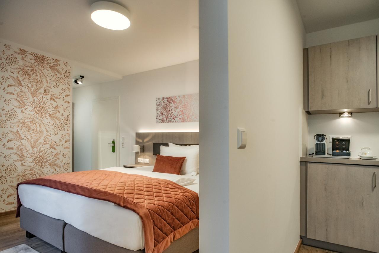 Boutique Hotel Rose บาเดน-บาเดน ภายนอก รูปภาพ